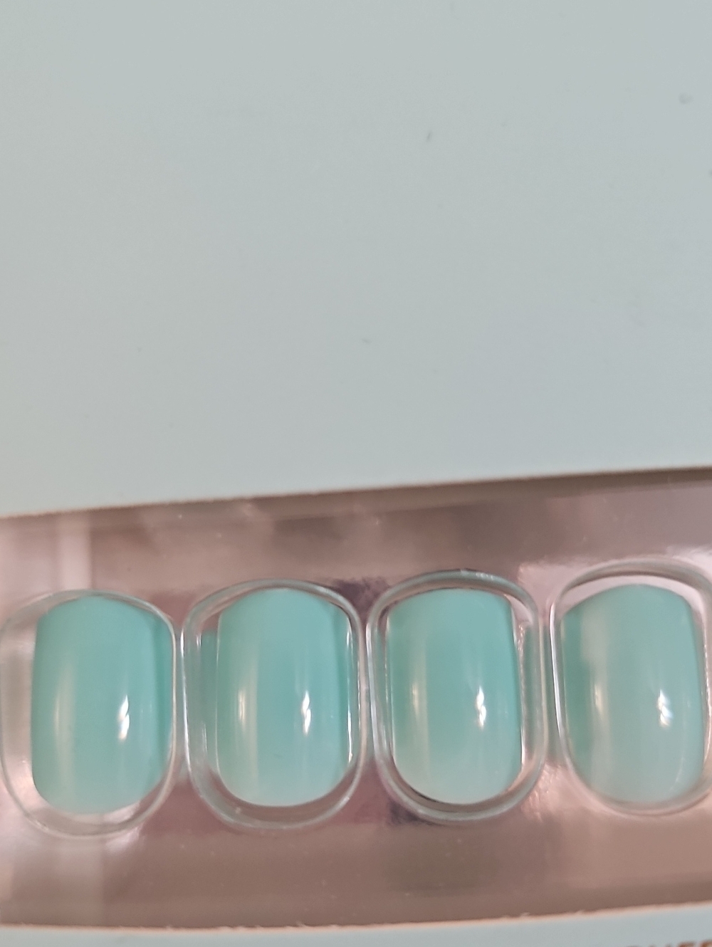 Red Aspen Nail Dashes Press-On Nails - Light Teal. Robyns Egg Blue - Picture 2 of 3
